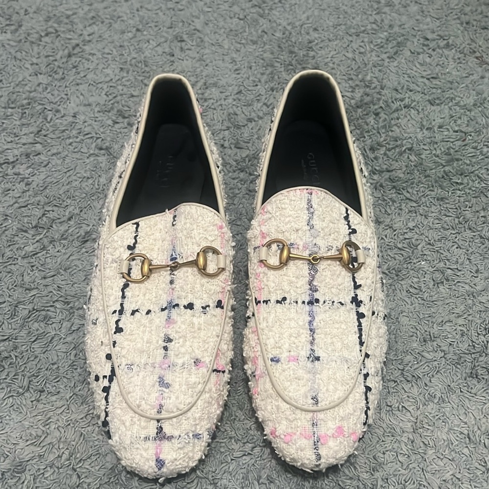 Gucci women's shoes size 39.5. like new